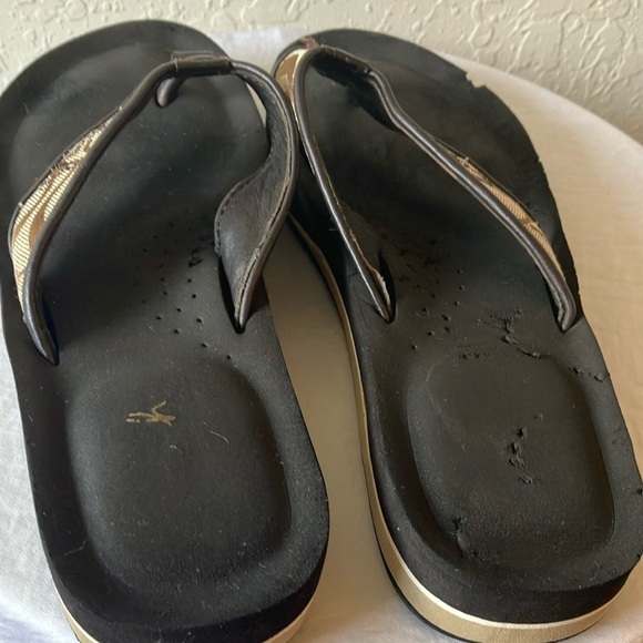 Coach: Black & Tan Janey (A8657) Signature C Sandals- 7- flaws - Picture 14 of 16